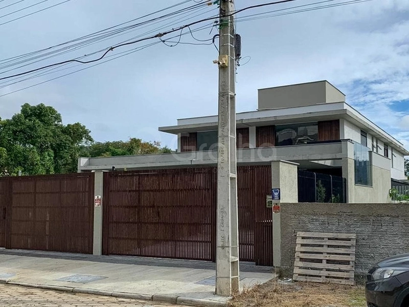 Casa de 236m² com 4 quartos sendo 3 suítes no Córrego Grande: 28ª foto da galeria de imagens do imóvel