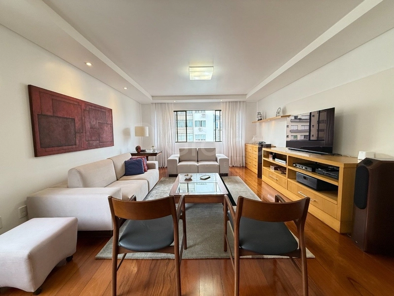 Apartamento no Centro com 3 dormitórios, sendo 1 suíte 1 vaga - 170 m²: 2ª foto da galeria de imagens do imóvel