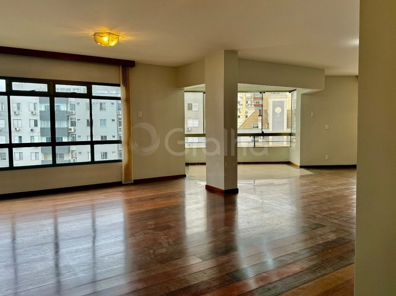 Apartamento na Agronômica com 5 dormitórios 2 suítes e 2 vagas -264 m²: 2ª foto da galeria de imagens do imóvel