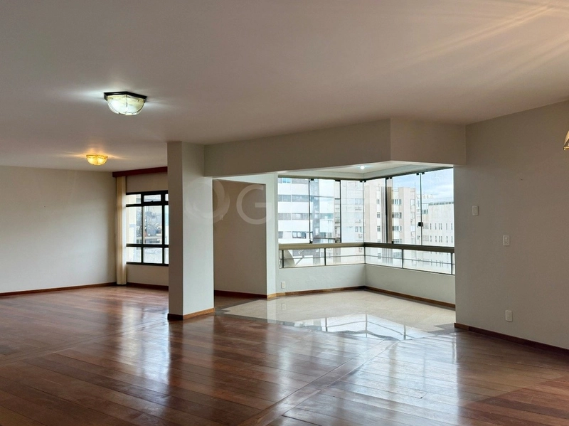 Apartamento na Agronômica com 5 dormitórios 2 suítes e 2 vagas -264 m²: 8ª foto da galeria de imagens do imóvel