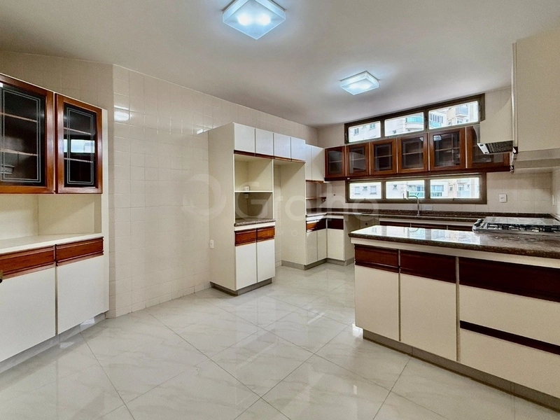 Apartamento na Agronômica com 5 dormitórios 2 suítes e 2 vagas -264 m²: 19ª foto da galeria de imagens do imóvel