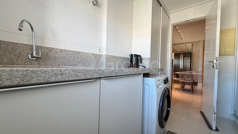 Apartamento na Agronômica a venda com 3 suítes e 2 vagas  168 m²: 11ª foto da galeria de imagens do imóvel