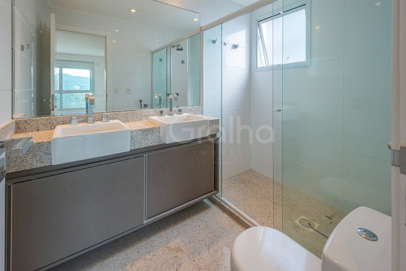 Apartamento na Agronômica a venda com 3 suítes e 2 vagas  165,75 m²: 16ª foto da galeria de imagens do imóvel