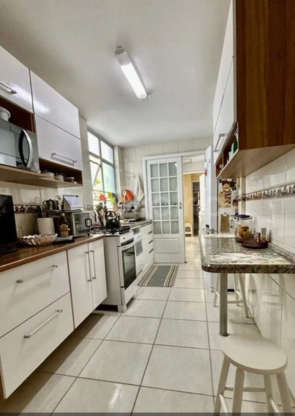 Apartamento no Centro com  3  dormitórios 1 suíte e 1 vaga 106m²: 3ª foto da galeria de imagens do imóvel