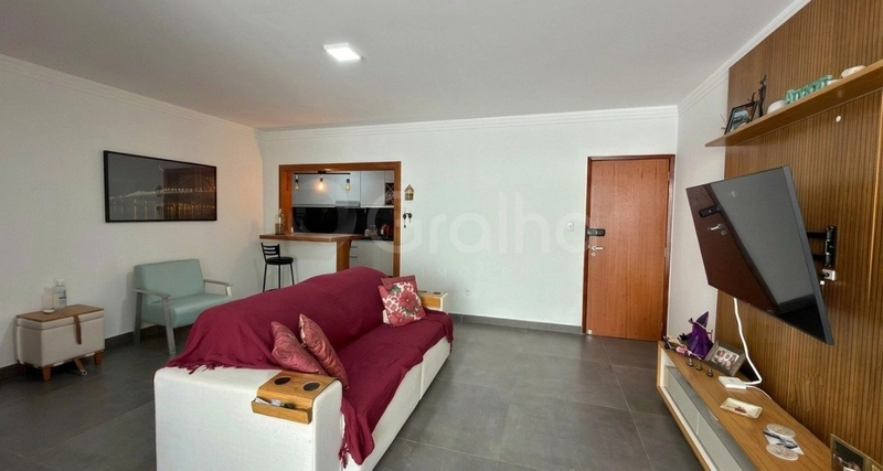 Apartamento em Coqueiros com 3 dormitórios, sendo 1 suíte e 1 vaga: 2ª foto da galeria de imagens do imóvel