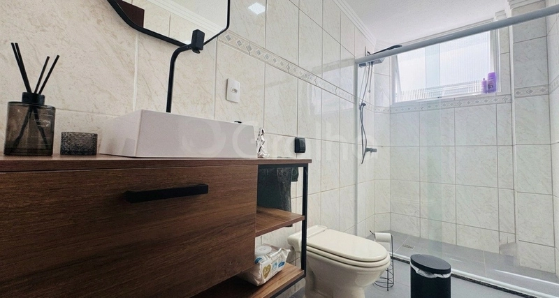 Apartamento em Coqueiros com 3 dormitórios, sendo 1 suíte e 1 vaga: 9ª foto da galeria de imagens do imóvel