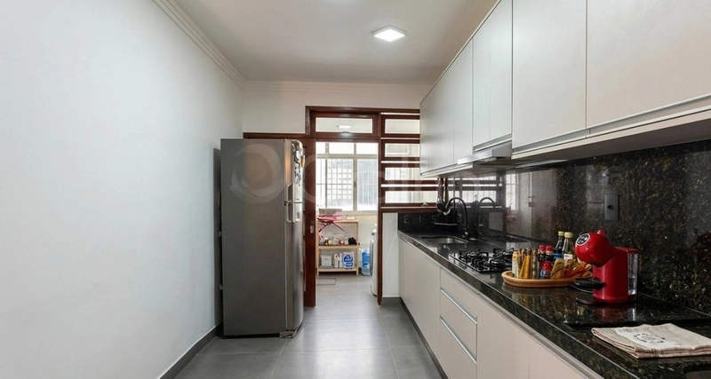 Apartamento em Coqueiros com 3 dormitórios, sendo 1 suíte e 1 vaga: 4ª foto da galeria de imagens do imóvel