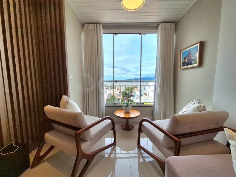 Apartamento  em Coqueiros com 2 dormitórios, sendo 1 suíte e 1 vaga: 9ª foto da galeria de imagens do imóvel