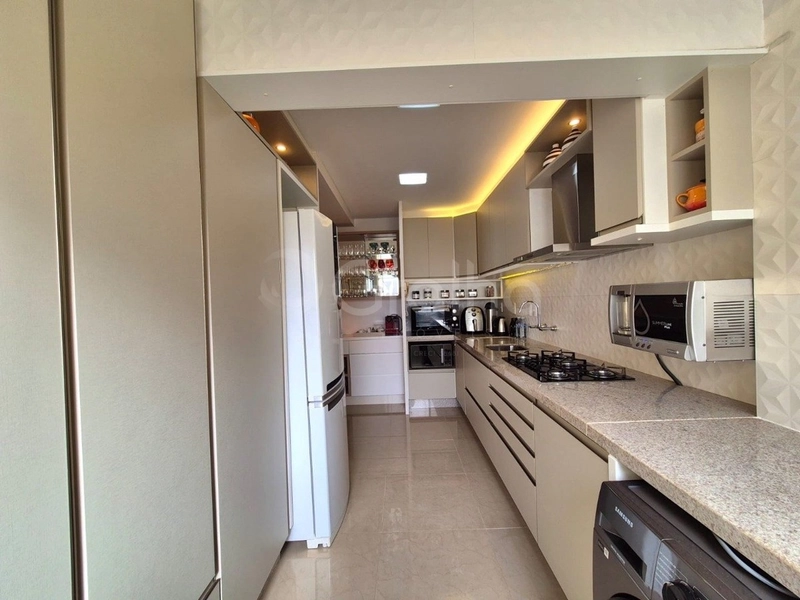 Apartamento  em Coqueiros com 2 dormitórios, sendo 1 suíte e 1 vaga: 11ª foto da galeria de imagens do imóvel