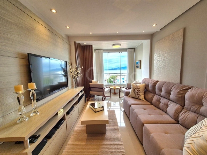 Apartamento  em Coqueiros com 2 dormitórios, sendo 1 suíte e 1 vaga: 1ª foto da galeria de imagens do imóvel