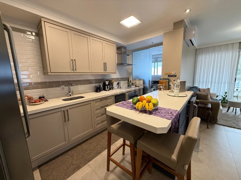 Apartamento no Córrego Grande   com 4 dormitórios 1 suíte e 3 vagas: 12ª foto da galeria de imagens do imóvel