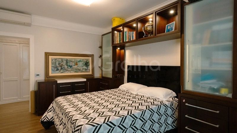 Apartamento na Beira Mar com 3 dormitórios, sendo 3 suítes e 3 vagas: 11ª foto da galeria de imagens do imóvel
