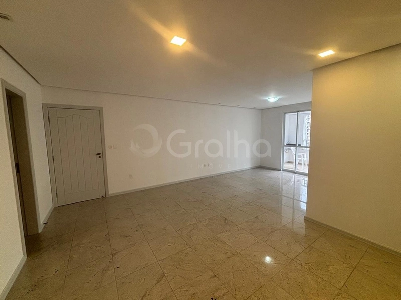 Apartamento no centro com 4 dormitórios 2 suítes e 2 vagas: 4ª foto da galeria de imagens do imóvel