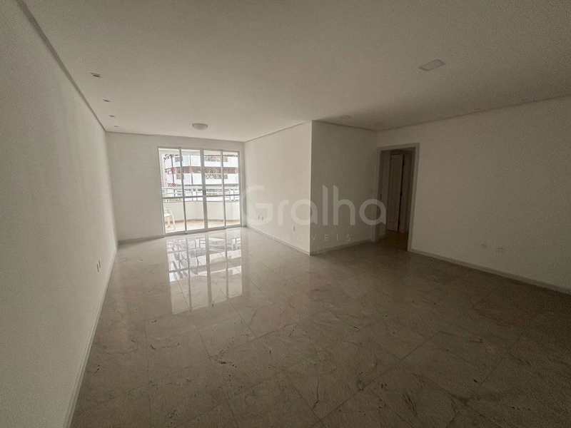 Apartamento no centro com 4 dormitórios 2 suítes e 2 vagas: 3ª foto da galeria de imagens do imóvel