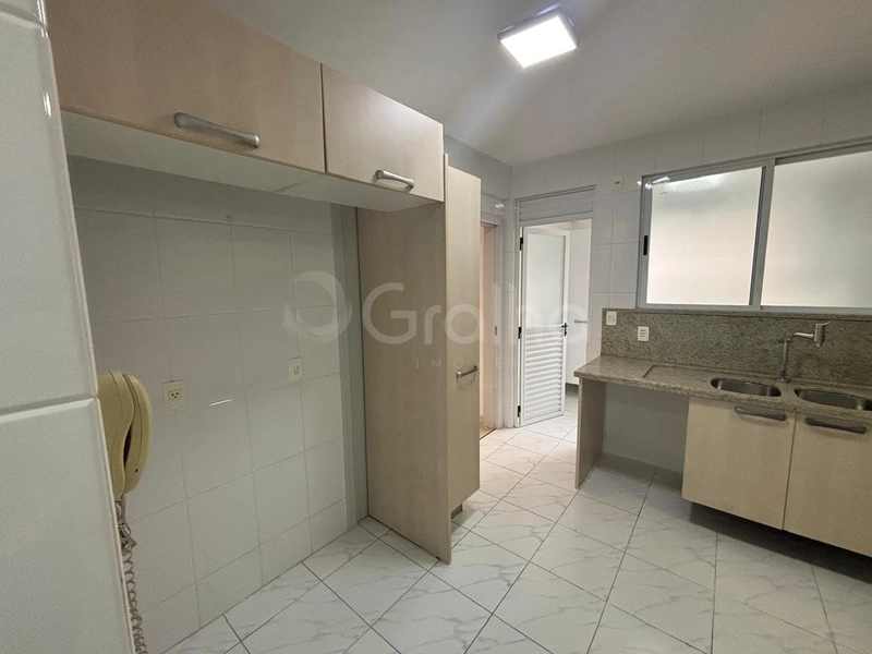 Apartamento no centro com 4 dormitórios 2 suítes e 2 vagas: 8ª foto da galeria de imagens do imóvel