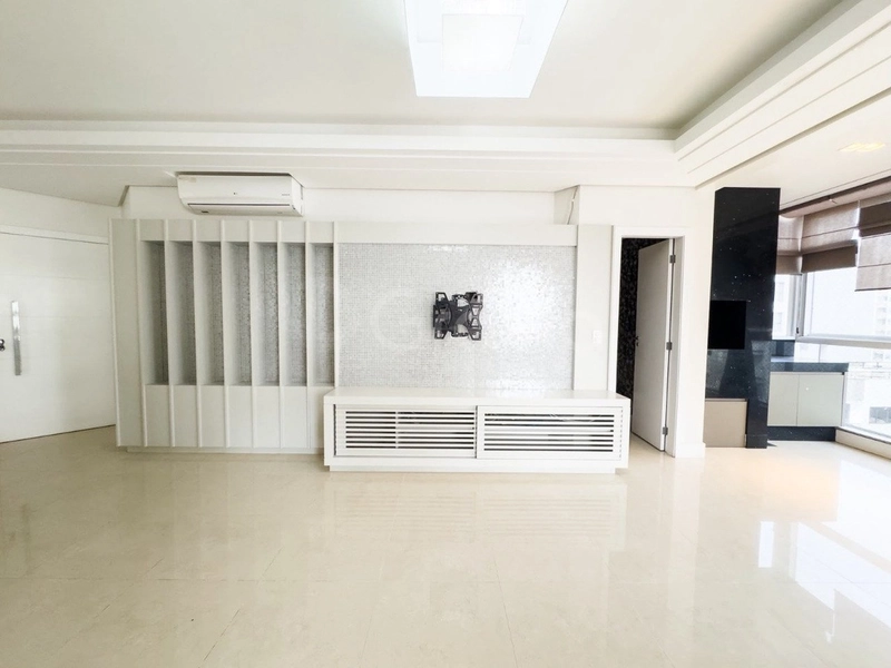 Apartamento no Centro a venda  com 3 suítes  e 2 vagas - 132m²: 2ª foto da galeria de imagens do imóvel