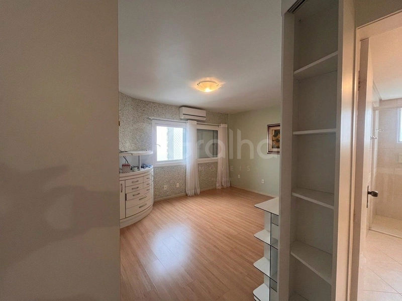 Apartamento na Agronômica com 3 dormitórios, sendo 1 suíte e 1 vaga: 12ª foto da galeria de imagens do imóvel