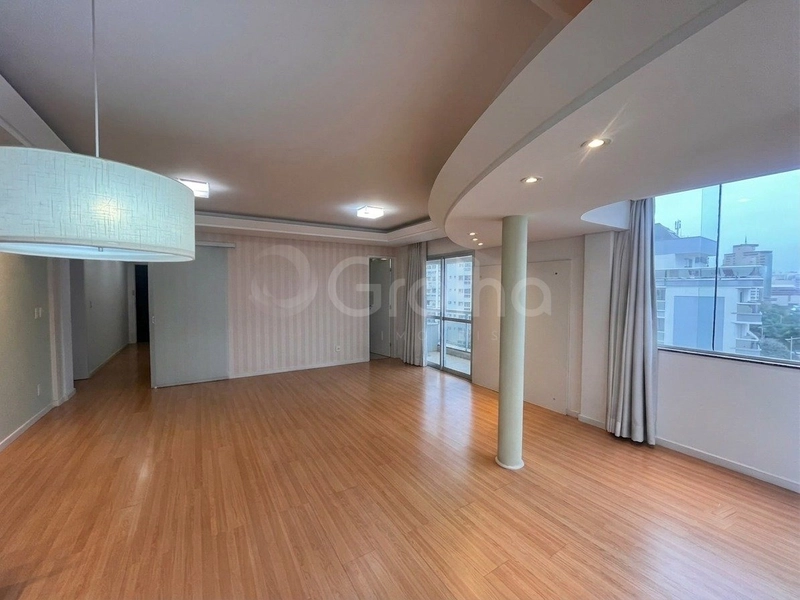 Apartamento na Agronômica com 3 dormitórios, sendo 1 suíte e 1 vaga: 3ª foto da galeria de imagens do imóvel