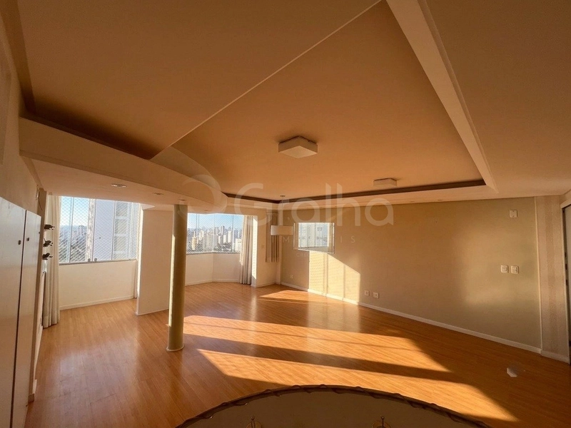 Apartamento na Agronômica com 3 dormitórios, sendo 1 suíte e 1 vaga: 1ª foto da galeria de imagens do imóvel