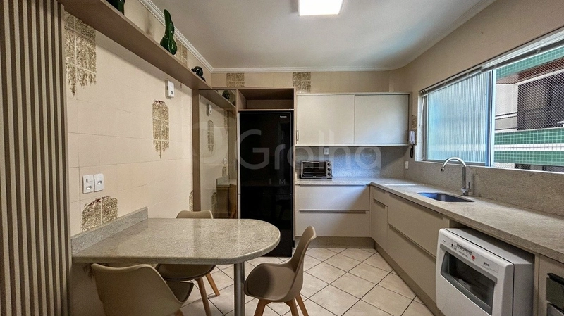 Apartamento na Agronômica com 3 dormitórios, sendo 1 suíte e 1 vaga: 8ª foto da galeria de imagens do imóvel