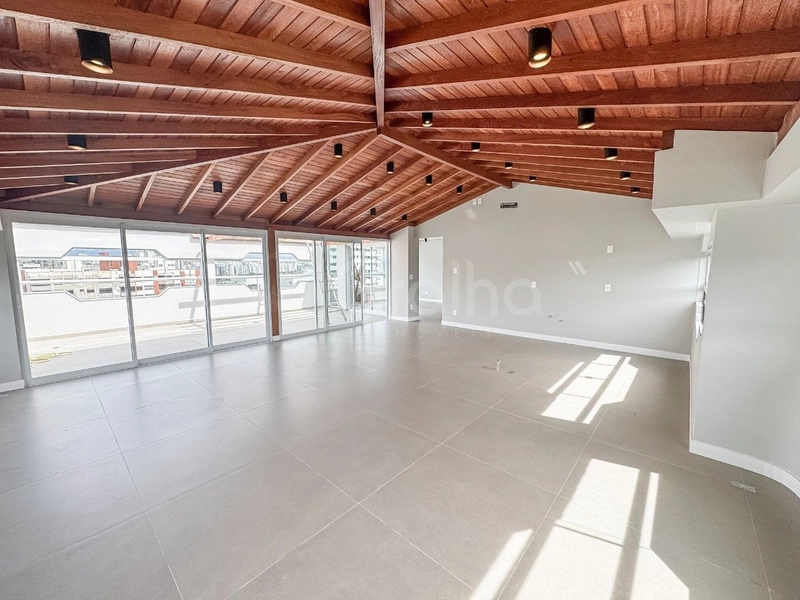 Cobertura Duplex de 238m² com 3 quartos sendo 2 suítes na Agronômica: 11ª foto da galeria de imagens do imóvel