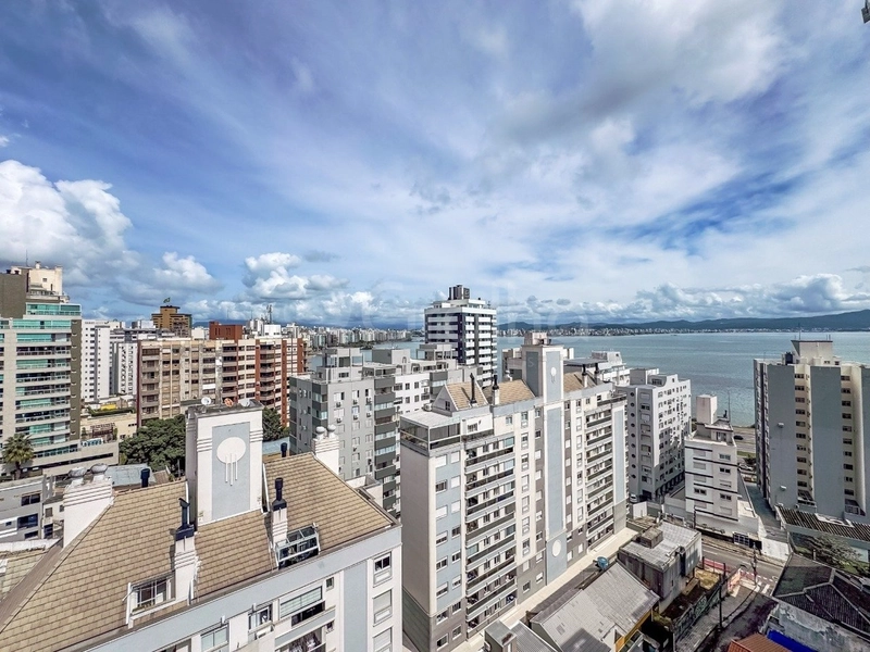 Cobertura Duplex de 238m² com 3 quartos sendo 2 suítes na Agronômica: 3ª foto da galeria de imagens do imóvel