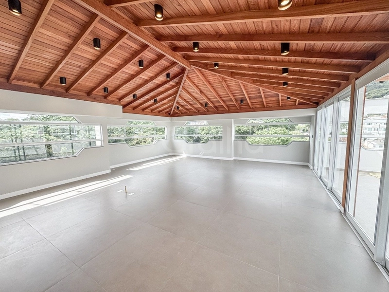 Cobertura Duplex de 238m² com 3 quartos sendo 2 suítes na Agronômica: 14ª foto da galeria de imagens do imóvel