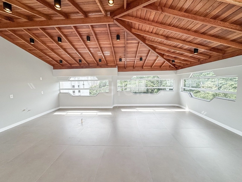 Cobertura Duplex de 238m² com 3 quartos sendo 2 suítes na Agronômica: 15ª foto da galeria de imagens do imóvel