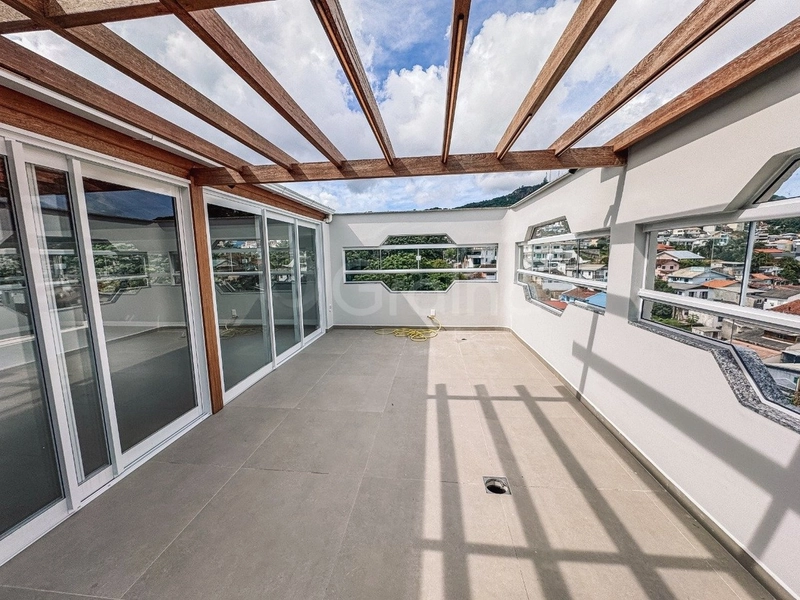 Cobertura Duplex de 238m² com 3 quartos sendo 2 suítes na Agronômica: 29ª foto da galeria de imagens do imóvel