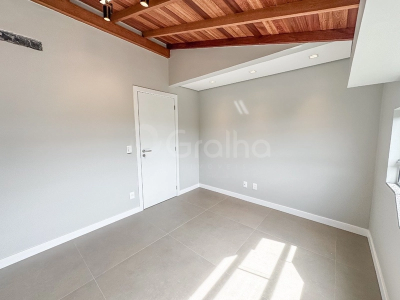 Cobertura Duplex de 238m² com 3 quartos sendo 2 suítes na Agronômica: 28ª foto da galeria de imagens do imóvel