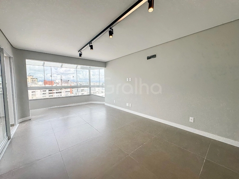 Cobertura Duplex de 238m² com 3 quartos sendo 2 suítes na Agronômica: 9ª foto da galeria de imagens do imóvel