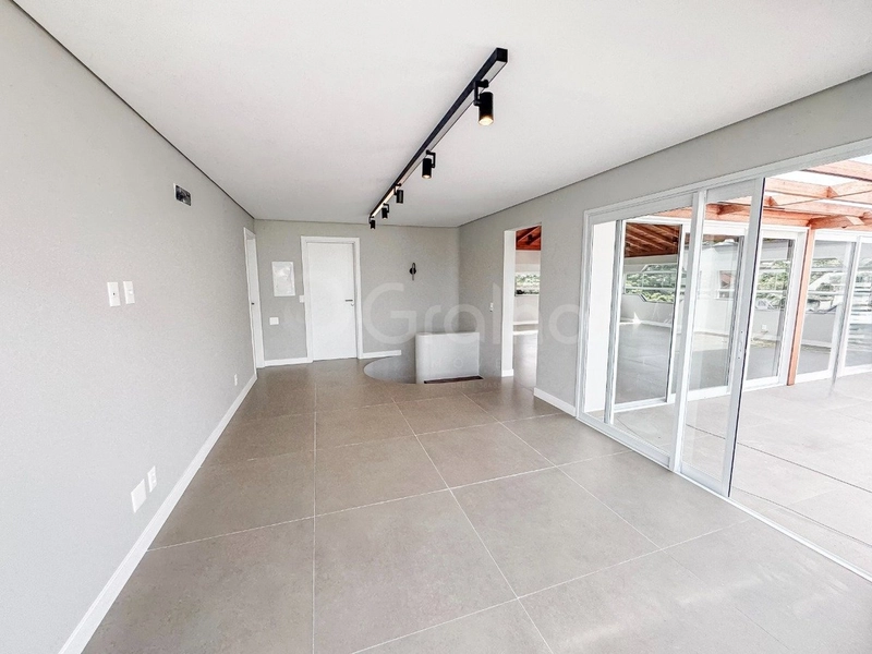 Cobertura Duplex de 238m² com 3 quartos sendo 2 suítes na Agronômica: 7ª foto da galeria de imagens do imóvel