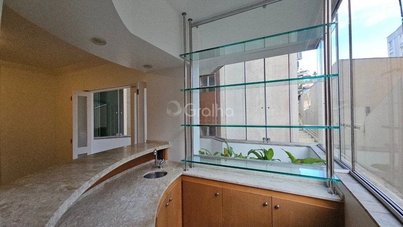 Apartamento na Agronômica com 3 dormitórios, sendo 1 suíte e 1 vaga: 4ª foto da galeria de imagens do imóvel