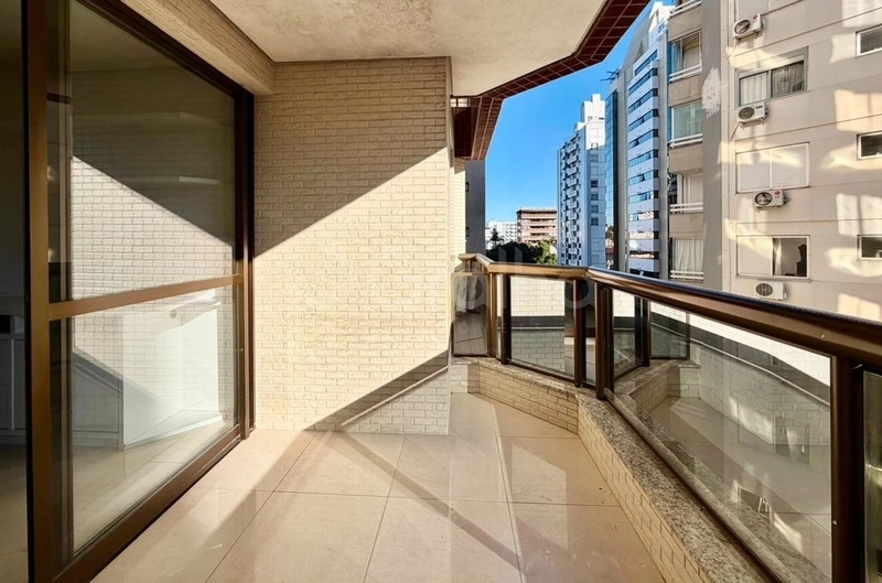 Apartamento no Centro a venda com 4 dormitórios 2 suítes e 2 vagas: 7ª foto da galeria de imagens do imóvel
