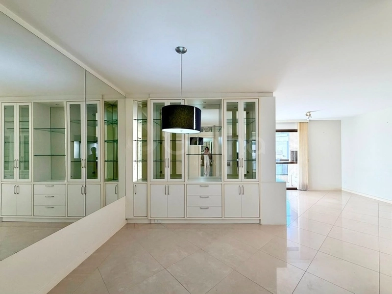 Apartamento no Centro a venda com 4 dormitórios 2 suítes e 2 vagas: 2ª foto da galeria de imagens do imóvel