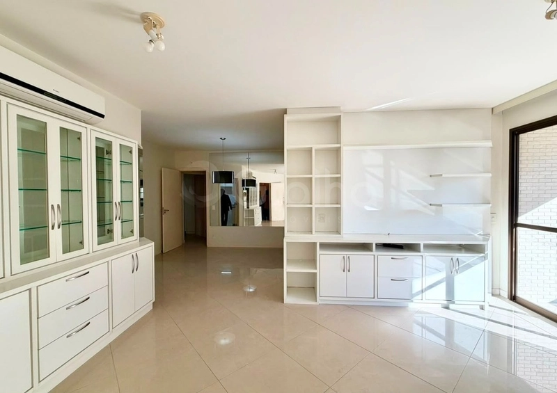 Apartamento no Centro a venda com 4 dormitórios 2 suítes e 2 vagas: 1ª foto da galeria de imagens do imóvel