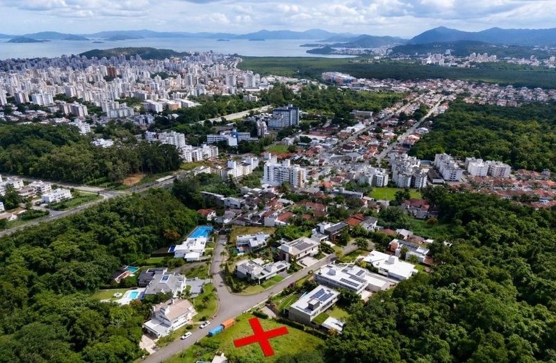 Terreno a venda  no Córrego Grande com 1.638,00m² de área: 6ª foto da galeria de imagens do imóvel
