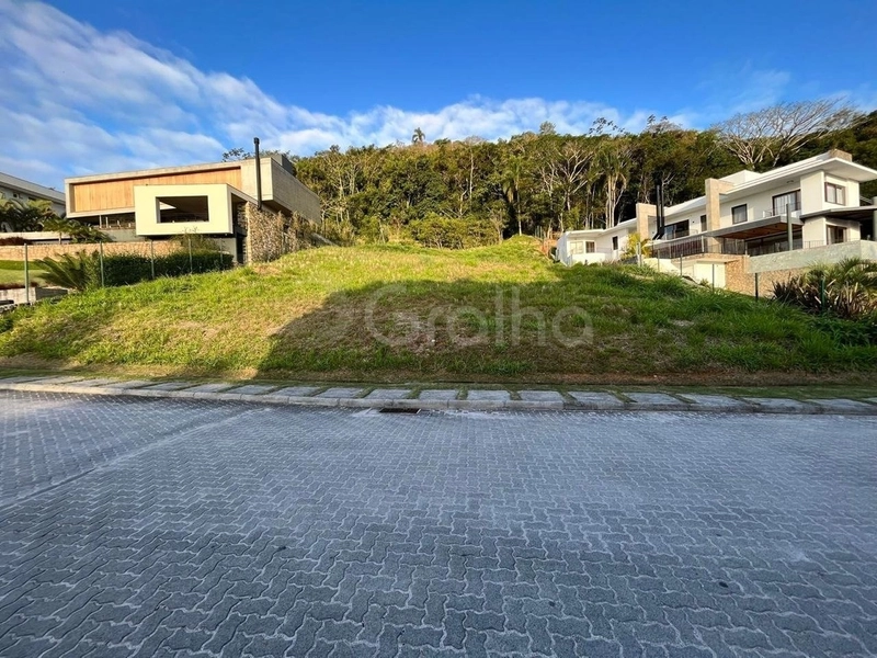 Terreno a venda  no Córrego Grande com 1.638,00m² de área: 1ª foto da galeria de imagens do imóvel
