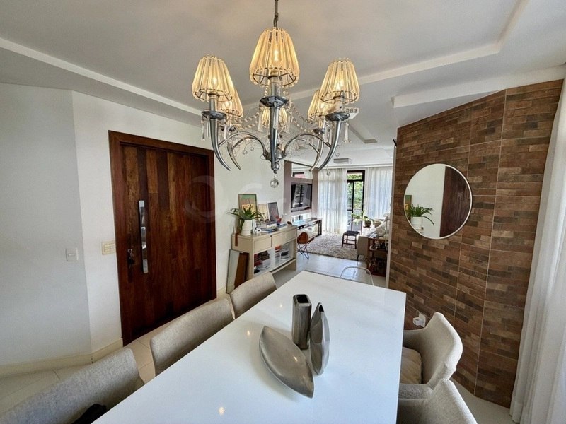 Apartamento na Agronômica com 3 dormitórios, sendo 1 suíte e 2 vagas.: 3ª foto da galeria de imagens do imóvel