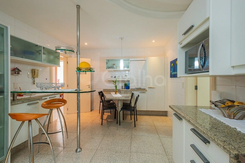 Apartamento na Beira Mar com 4 dormitórios 2 suítes e 2 vagas -250 m²: 12ª foto da galeria de imagens do imóvel