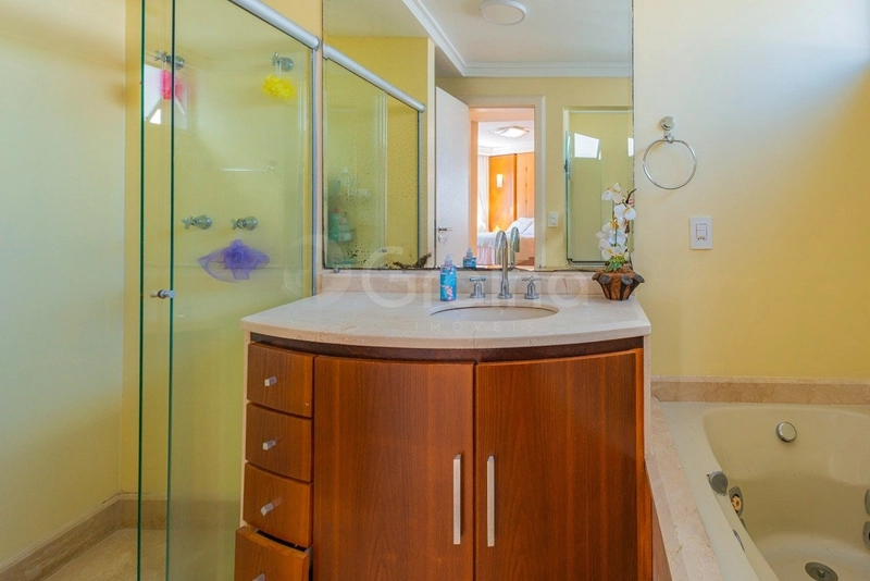 Apartamento na Beira Mar com 4 dormitórios 2 suítes e 2 vagas -250 m²: 21ª foto da galeria de imagens do imóvel