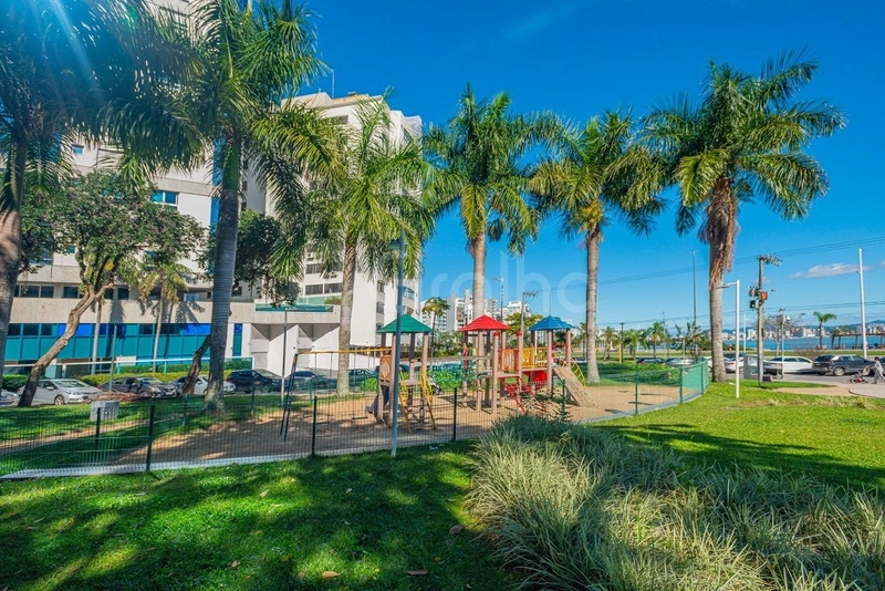Apartamento na Beira Mar com 4 dormitórios 2 suítes e 2 vagas -250 m²: 38ª foto da galeria de imagens do imóvel
