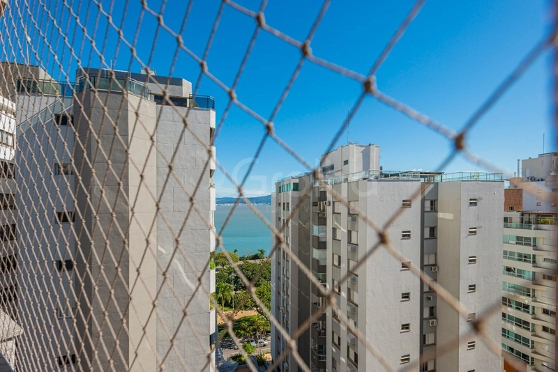 Apartamento na Beira Mar com 4 dormitórios 2 suítes e 2 vagas -250 m²: 8ª foto da galeria de imagens do imóvel