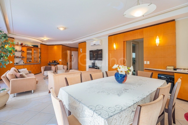 Apartamento na Beira Mar com 4 dormitórios 2 suítes e 2 vagas -250 m²: 4ª foto da galeria de imagens do imóvel