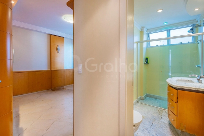Apartamento na Beira Mar com 4 dormitórios 2 suítes e 2 vagas -250 m²: 32ª foto da galeria de imagens do imóvel