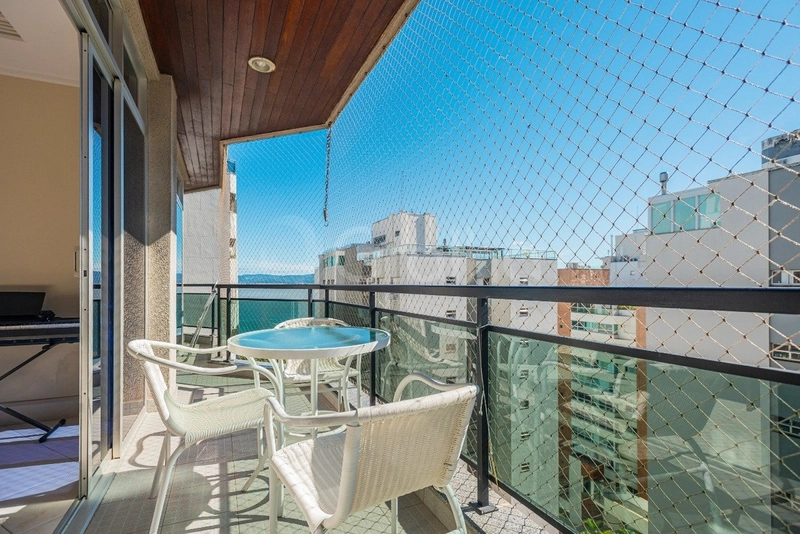 Apartamento na Beira Mar com 4 dormitórios 2 suítes e 2 vagas -250 m²: 6ª foto da galeria de imagens do imóvel