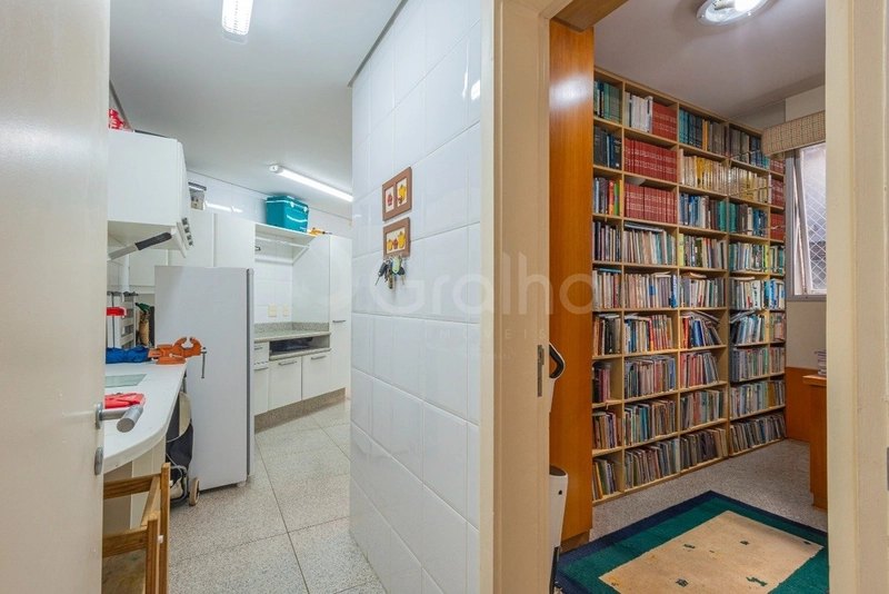 Apartamento na Beira Mar com 4 dormitórios 2 suítes e 2 vagas -250 m²: 16ª foto da galeria de imagens do imóvel