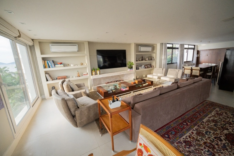 Apartamento na Agronômica com 3 quartos sendo 3 suítes e 3 vagas: 10ª foto da galeria de imagens do imóvel
