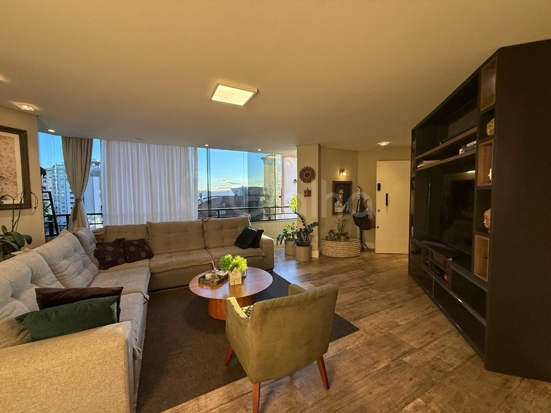 Apartamento na Agronômica Com 4 dormitórios, sendo 4 suíte e 2 vagas: 7ª foto da galeria de imagens do imóvel