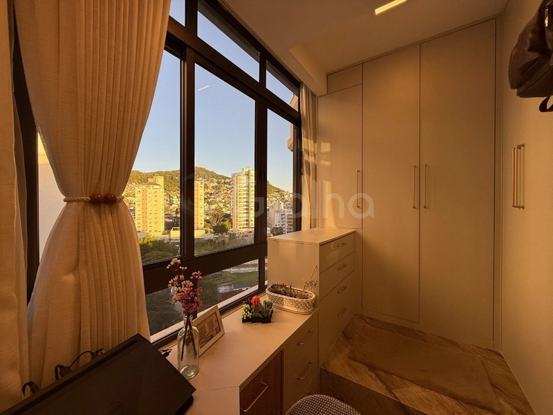 Apartamento na Agronômica Com 4 dormitórios, sendo 4 suíte e 2 vagas: 24ª foto da galeria de imagens do imóvel